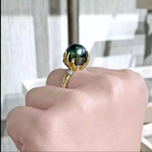 New Women’s Yellow Gold Plated Pearl Luxury Ring - Picture 5 of 5